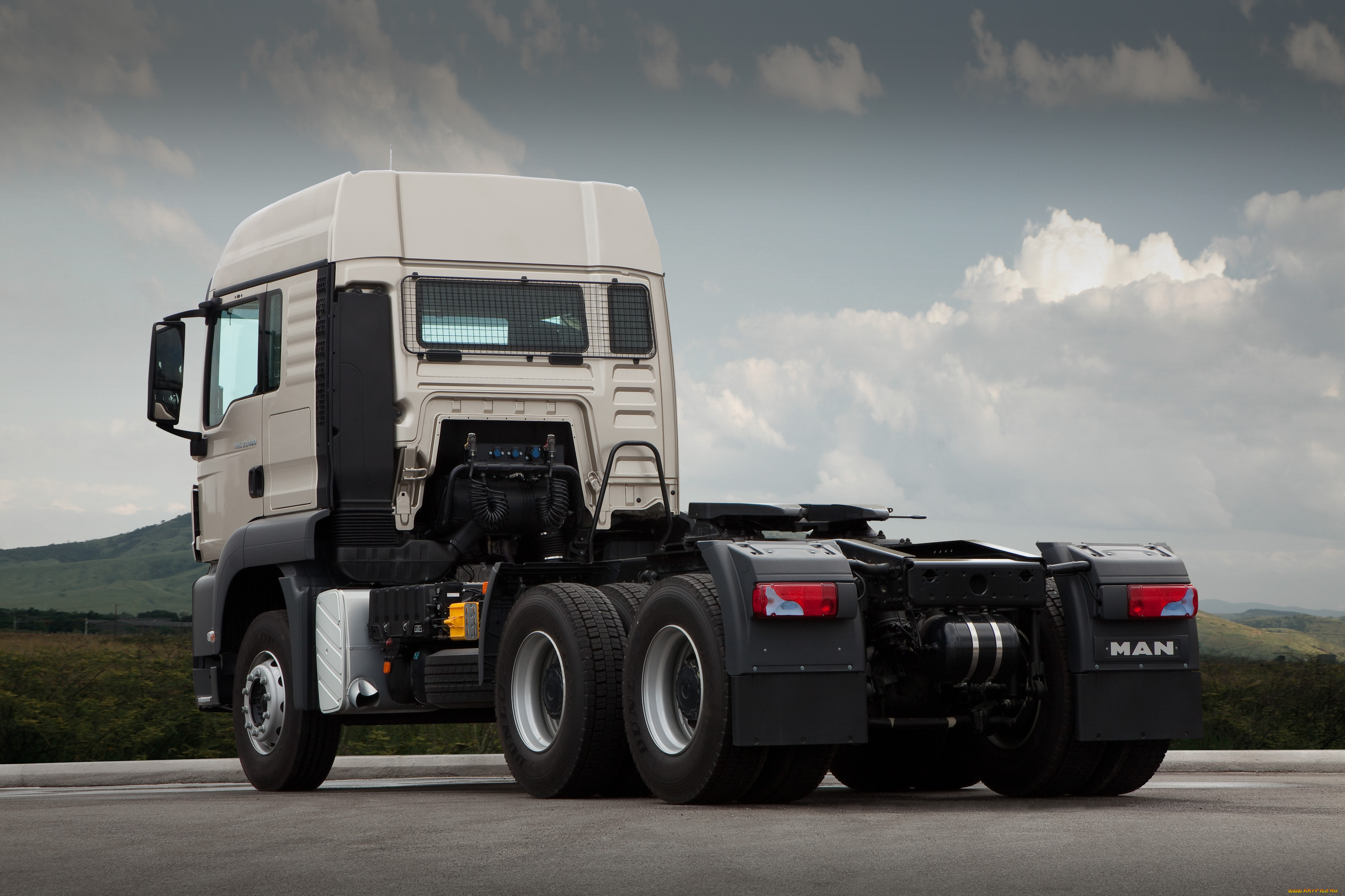 Man truck. Машина man TGS. Грузовик ман ТГС. Ман TGS фура. Man TGS фургон трехосный.